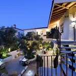 Tinspiro Hotel *